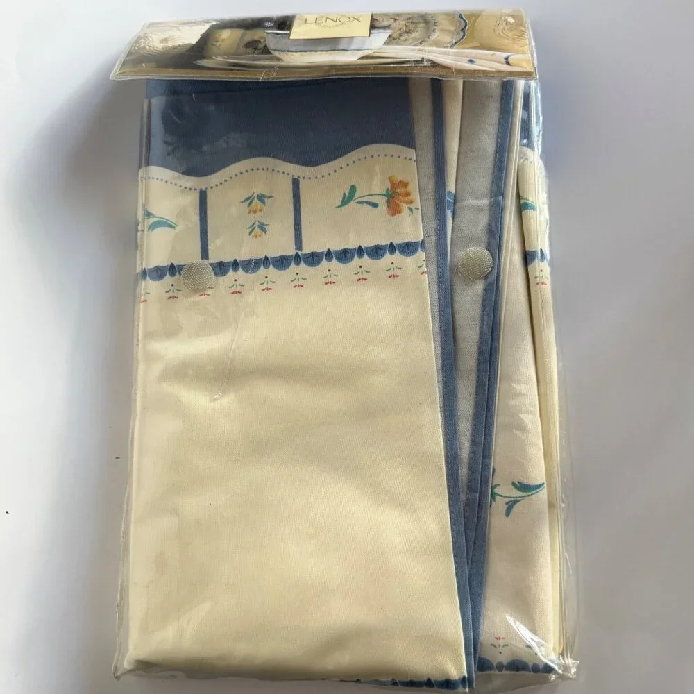 vintage Lenox Provencal Garden blue cream floral tablecloth country farm 80's 12